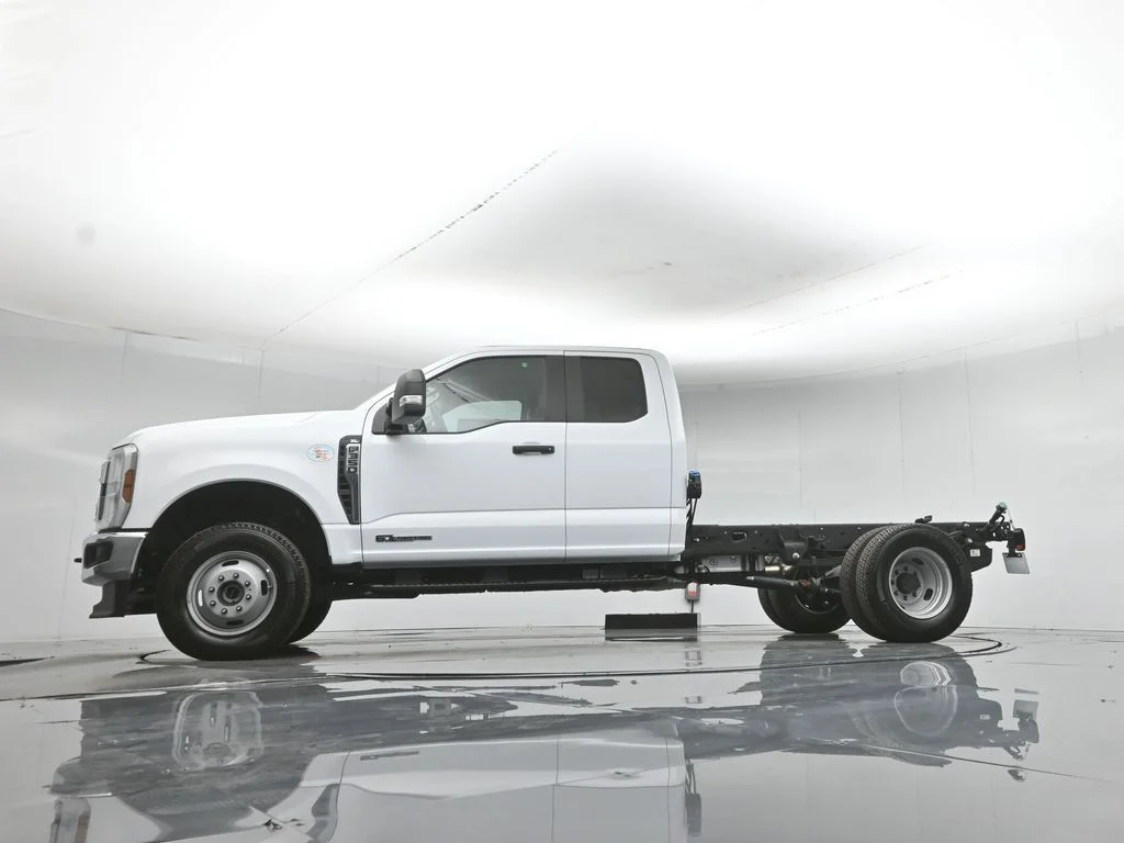 New 2025 White Ford XL image 47