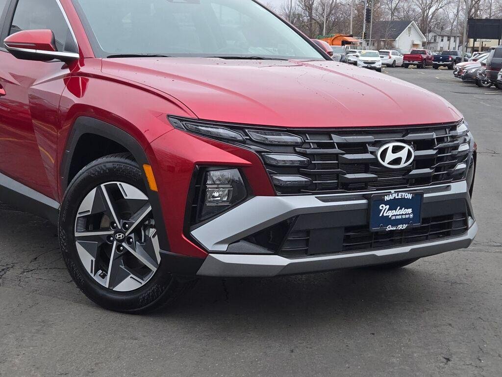 New 2025 Red Hyundai SEL Convenience FWD image 2