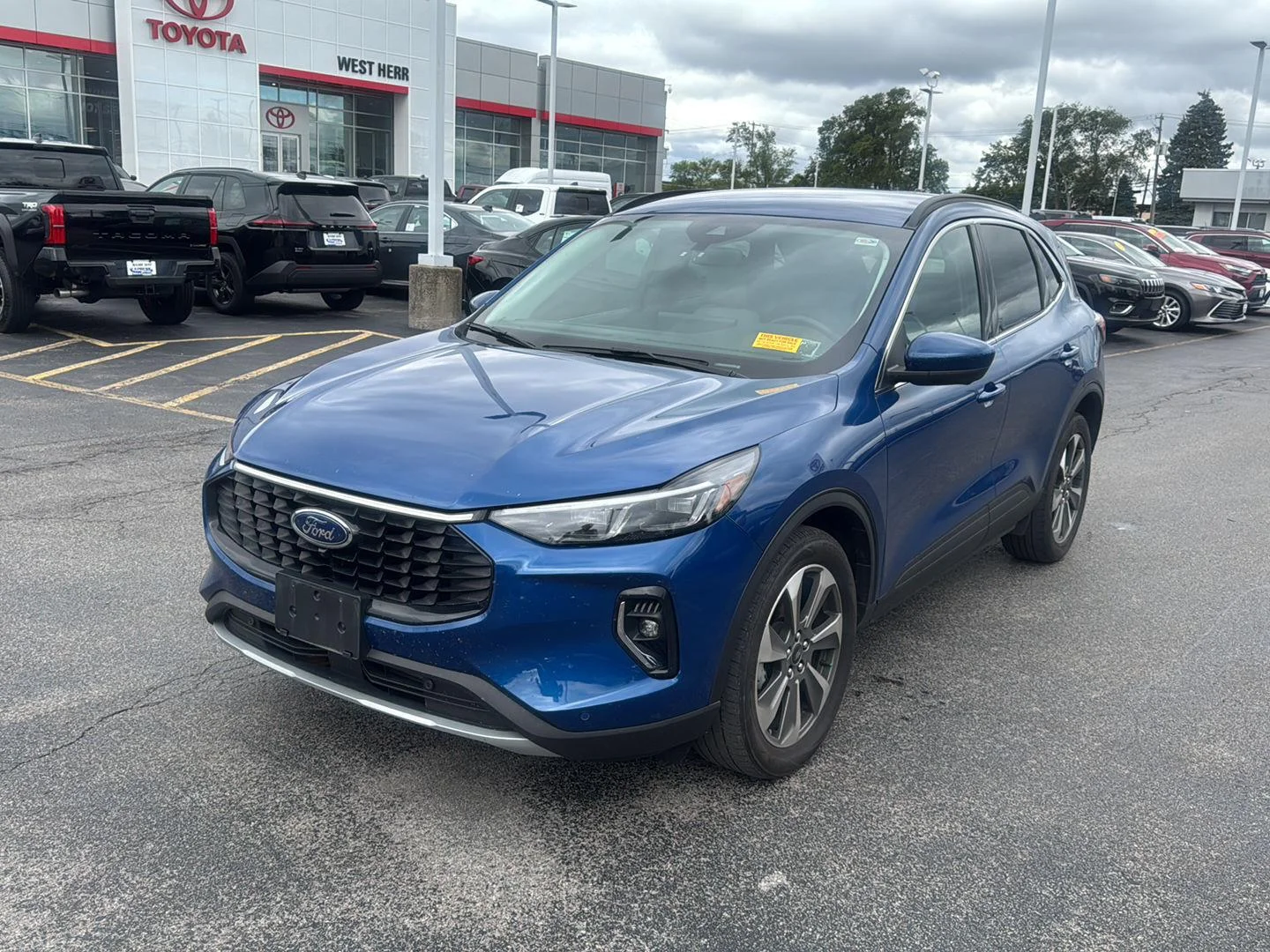 Used 2023 Atlas Blue Ford Platinum image 3
