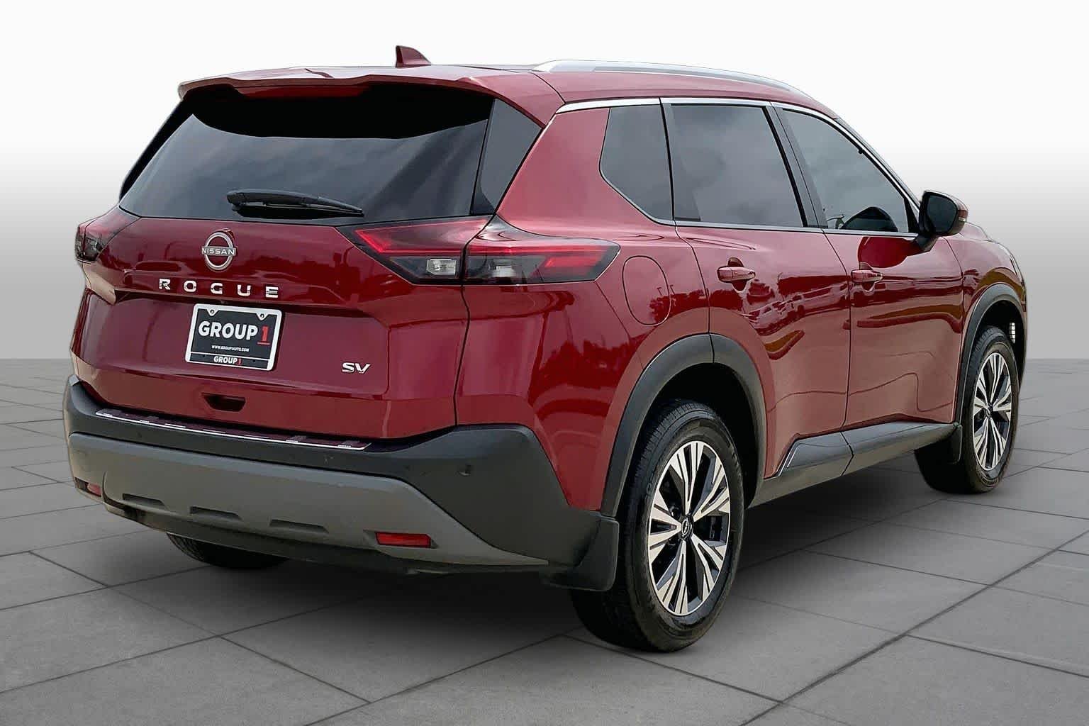 Used 2022 Scarlet Ember Tintcoat Nissan SV image 13