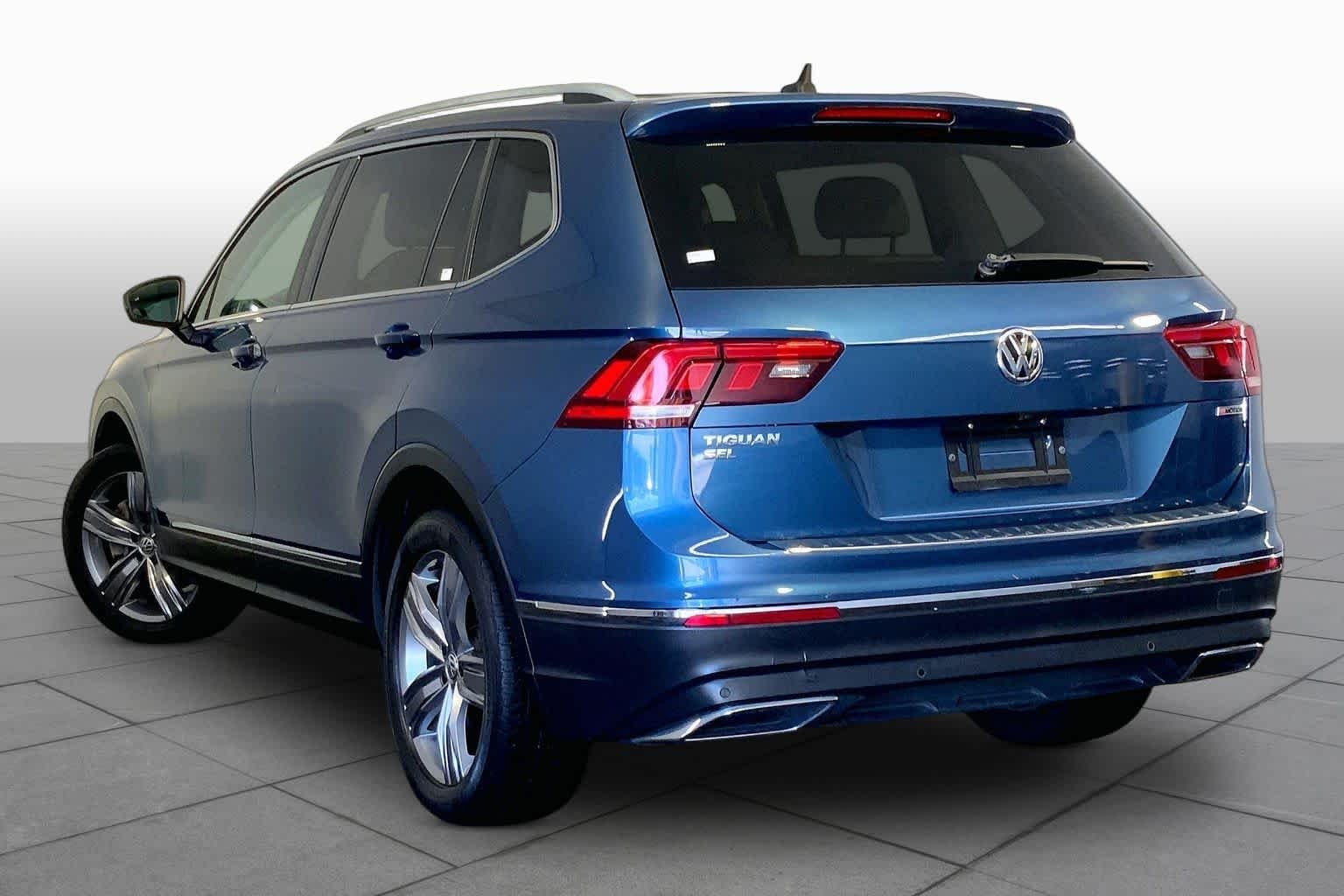 Used 2019 Deep Black Pearl Volkswagen SEL Premium image 12