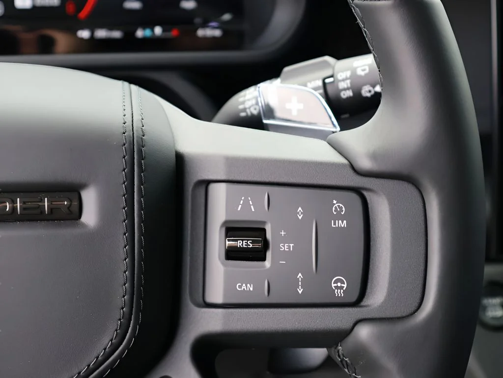 2026 Land Rover Defender OCTA - Photo 38