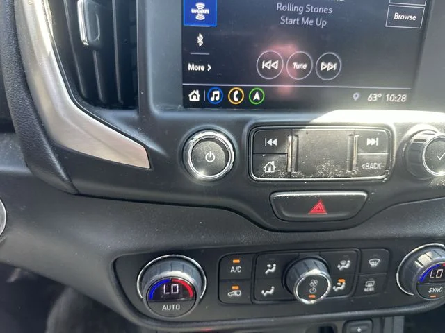 Used 2020 Silver GMC Denali image 16