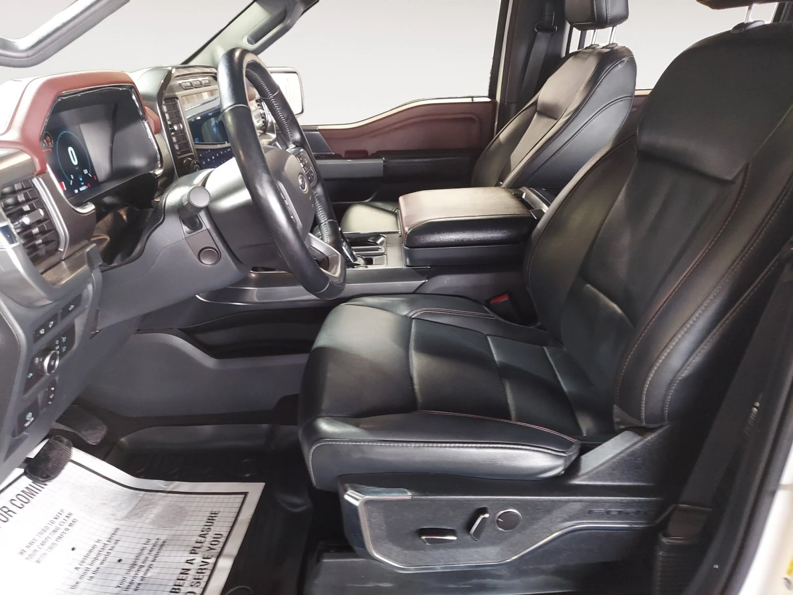 Used 2022 White Metallic Ford LARIAT image 23