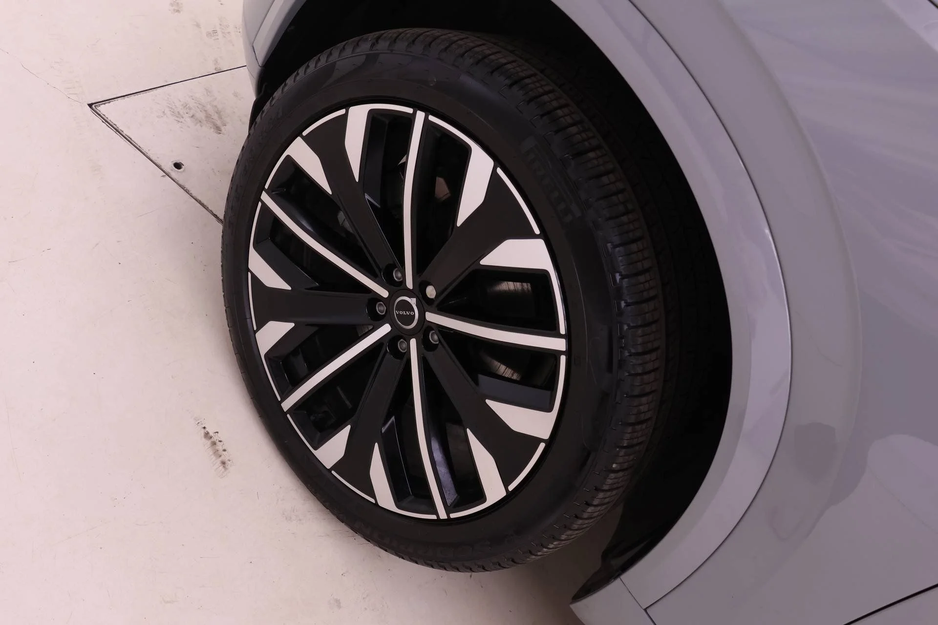 2026 Volvo XC90 Plus - Photo 9