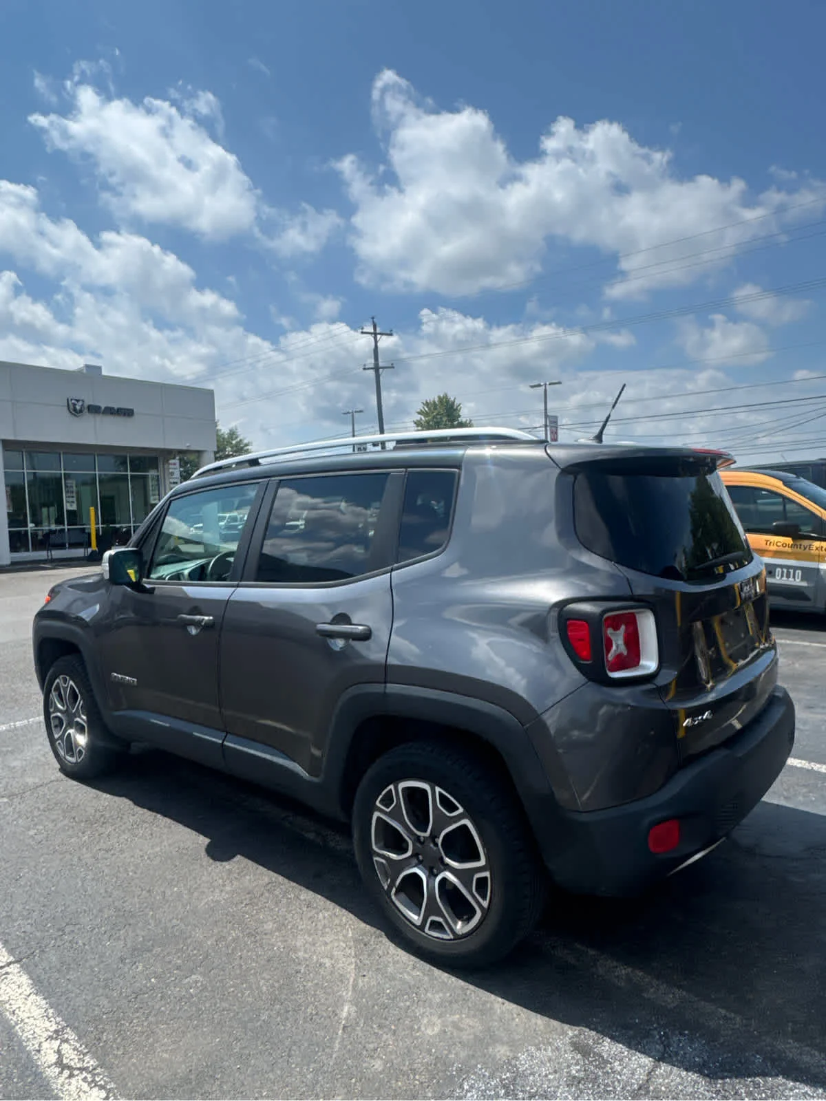 Used 2016 Granite Crystal Clearcoat Metallic Jeep Limited image 3