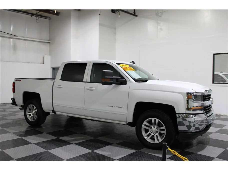 2017 Chevrolet Silverado 1500 LT 4X4 Crew Cab Short Box's photo