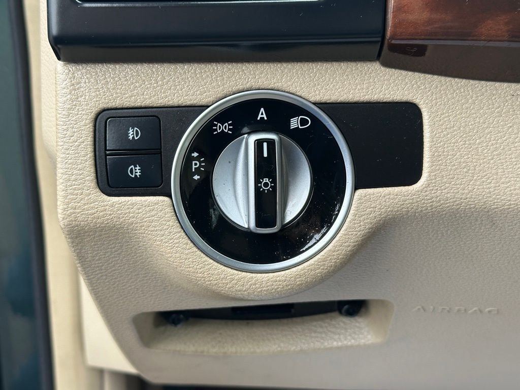Used 2011 Green Mercedes-Benz GLK 350 image 29