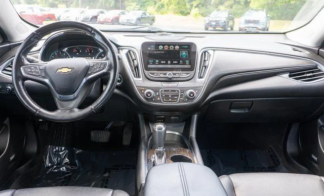 Used 2018 White Chevrolet Premier image 16