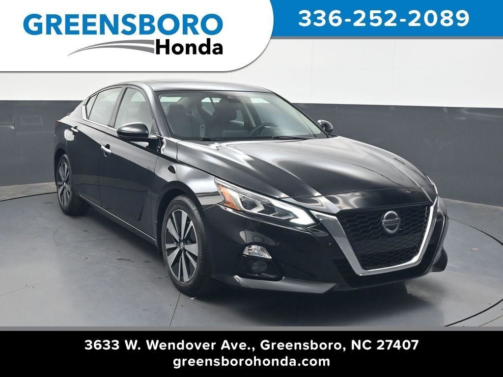 Used 2022 Black Nissan 2.5 SL image 1
