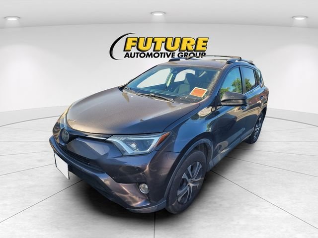 Used 2017  Toyota LE image 2