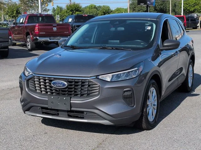 Used 2023 Gray Ford Active image 7
