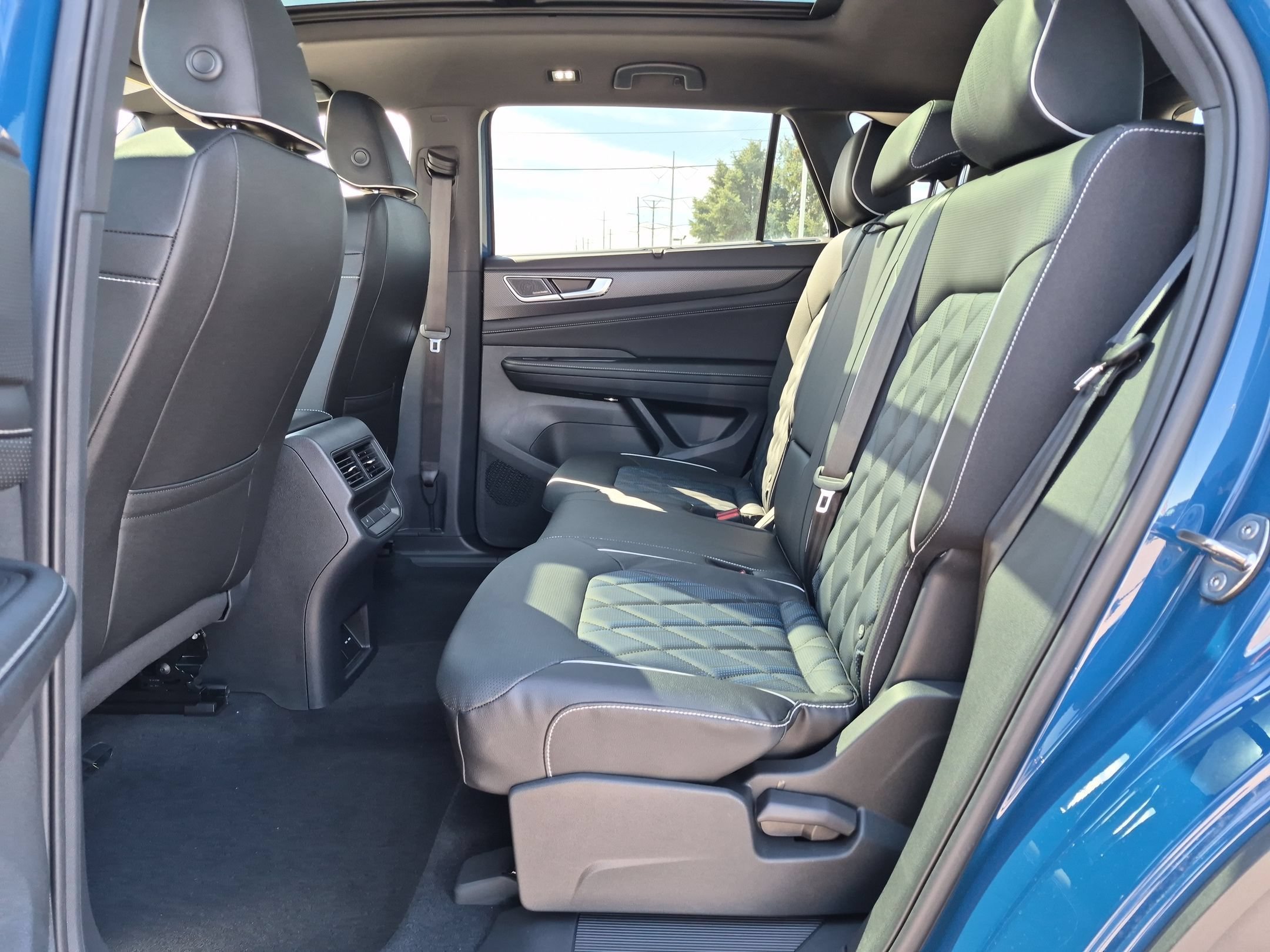 New 2026 Mountain Lake Blue Metallic Volkswagen 2.0T SEL Premium R-Line image 15