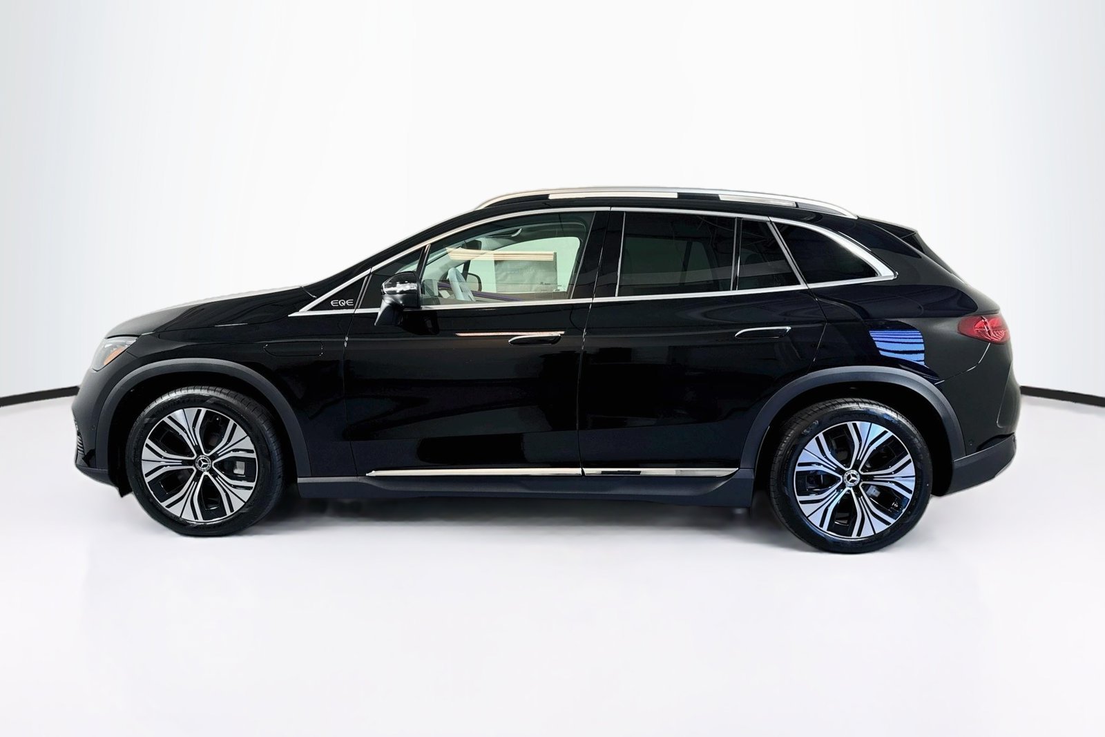 New 2027 Black Mercedes-Benz EQE 320+ image 8