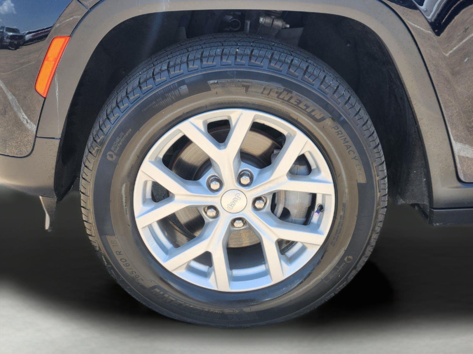 Used 2024 Midnight Sky Jeep Limited image 9