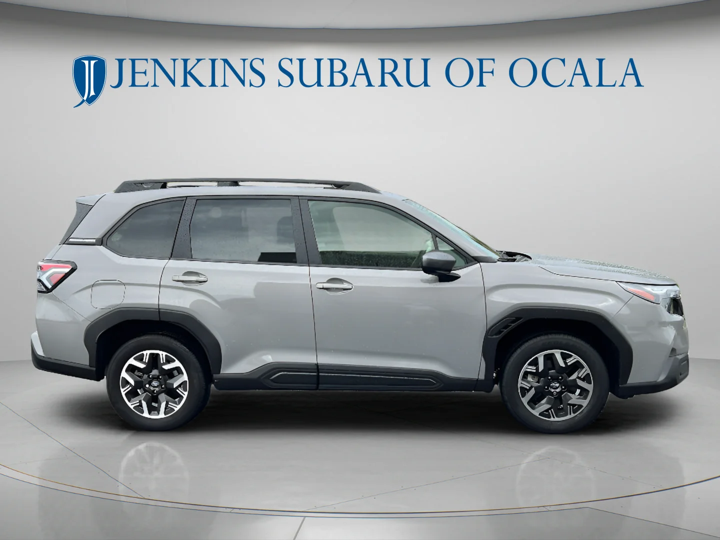 Used 2025 River Rock Pearl Subaru Premium image 2