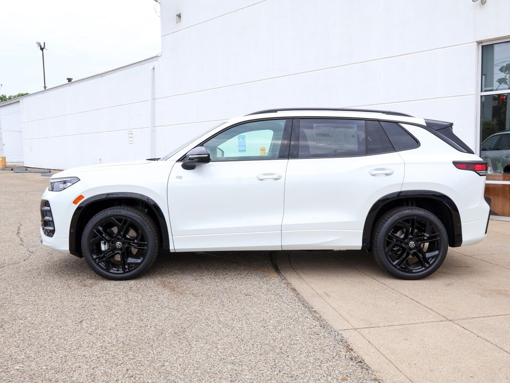 New 2026 White Volkswagen 2.0T SE R-Line Black image 2