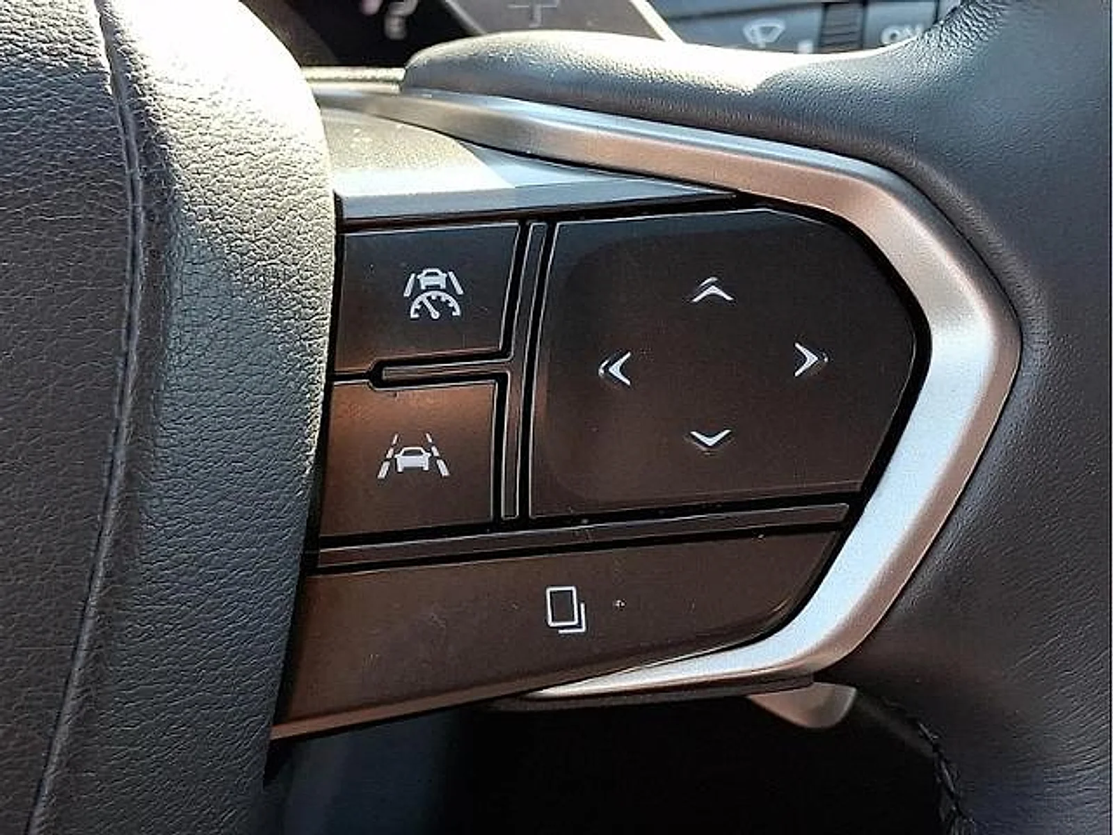 2023 Lexus RX 350 - Photo 23