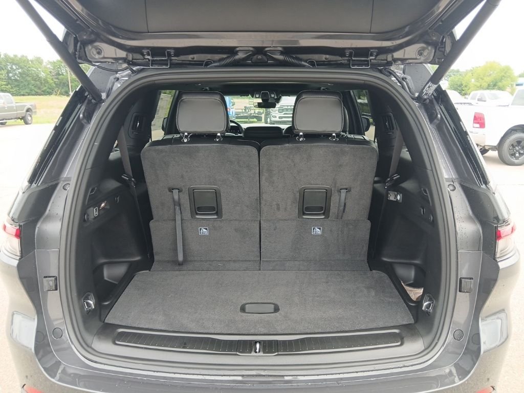 New 2026 Baltic Gray Metallic Clear-Coat Exterior Paint Jeep Laredo image 38