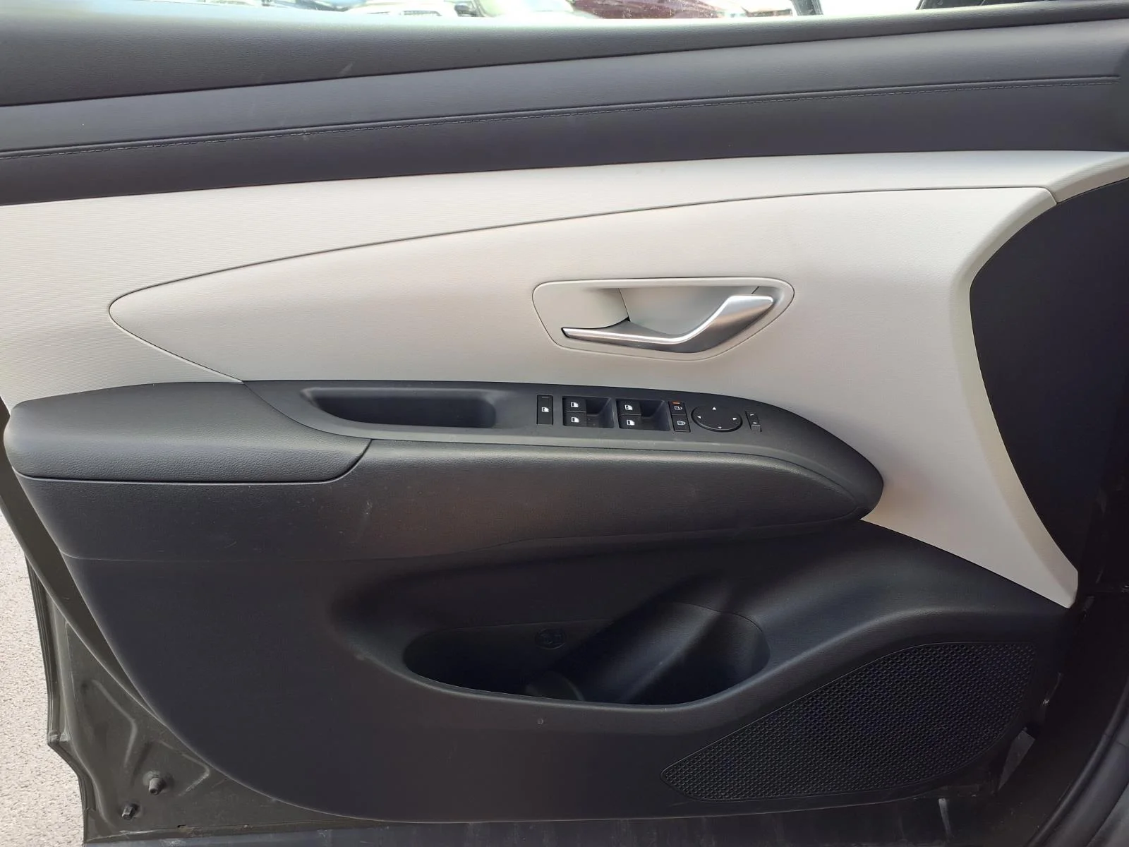 Certified Used 2025 Green Hyundai SE image 10