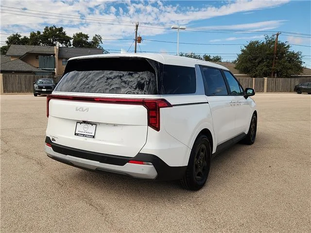 Used 2025 Snow White Pearl - SWP KIA LXS Passenger image 3