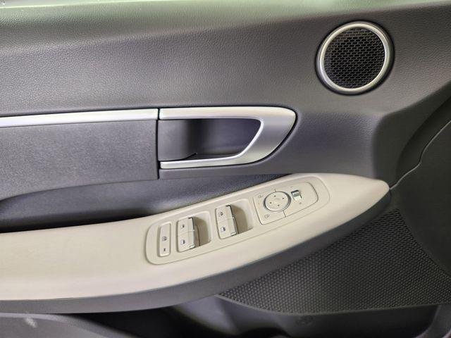 New 2026 Gray Hyundai SE image 12