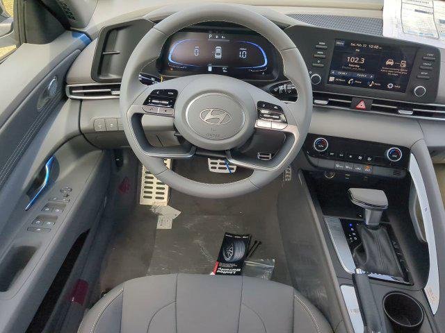 2025 Hyundai Elantra SEL - Photo 15