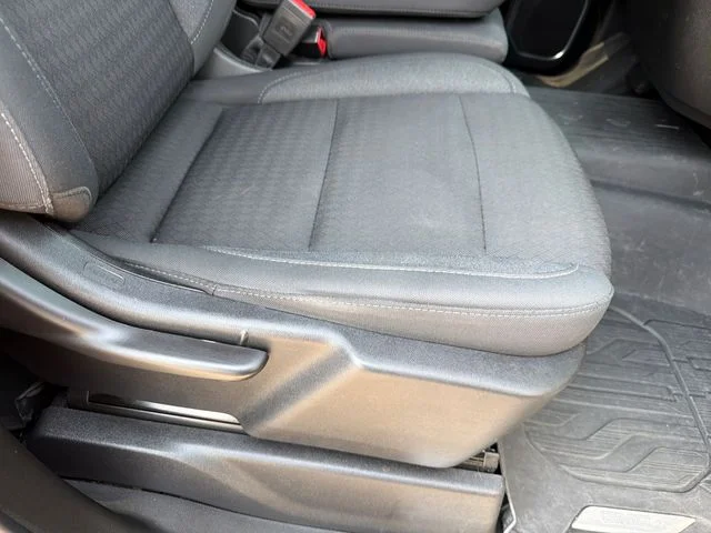 Used 2022 Silver GMC Elevation image 26