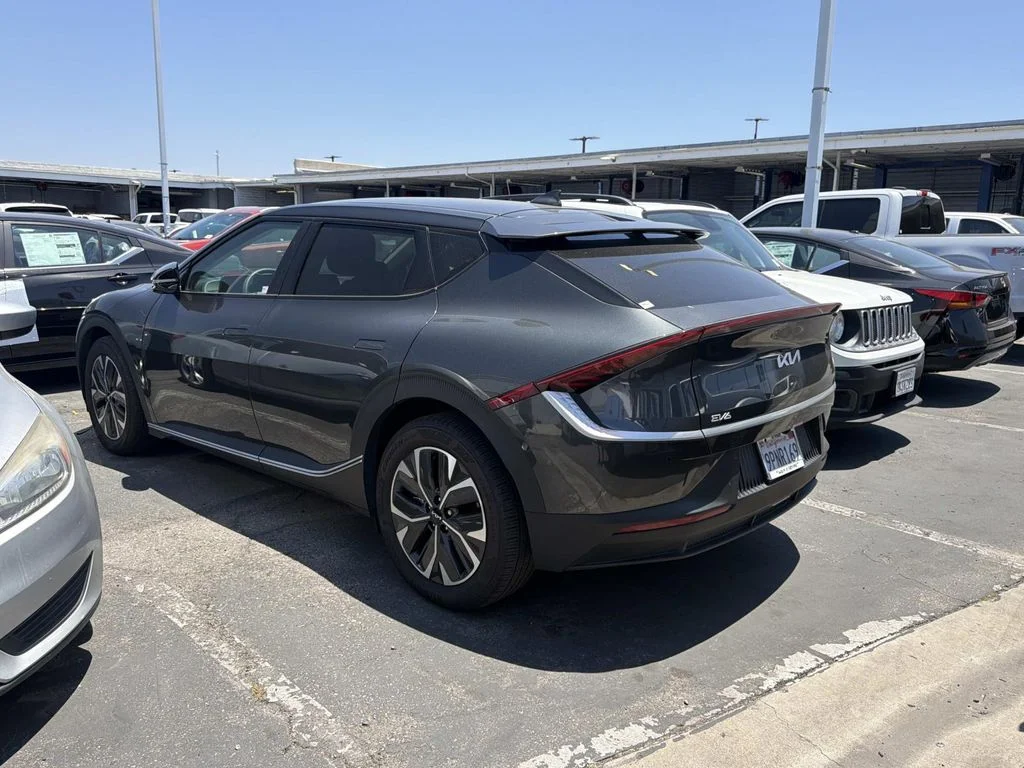 Used 2024 INTERSTELLAR GRAY Kia Light Long Range image 4