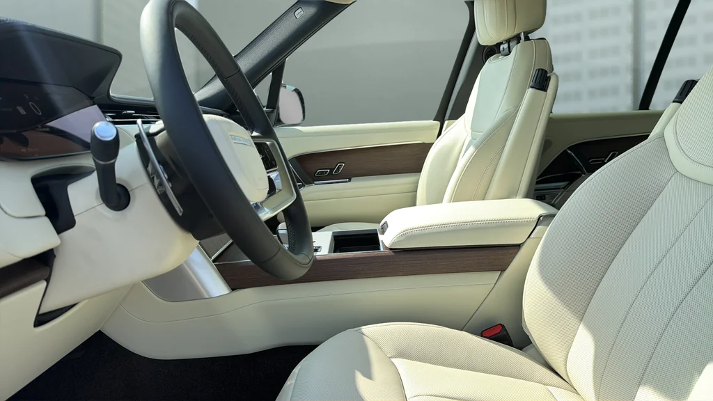 New 2026 Black Land Rover SE image 21