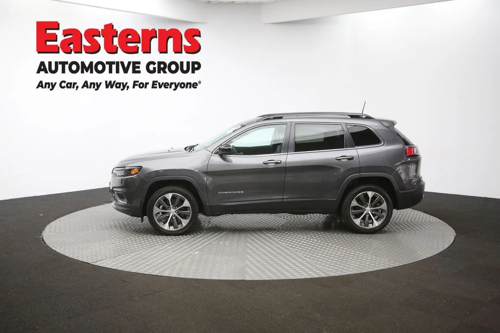 Used 2022 Gray Jeep Limited image 60