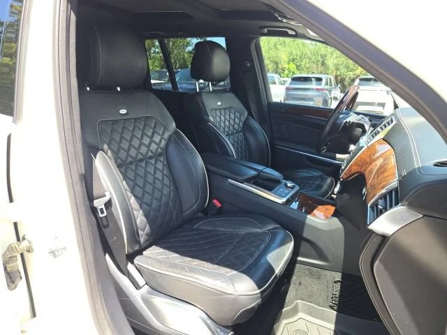 Used 2015 Diamond White Metallic Mercedes-Benz GL 550 image 13