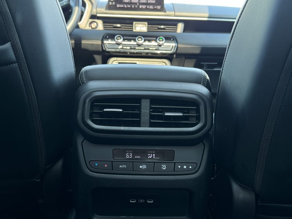 2025 Honda Pilot Touring - Photo 15