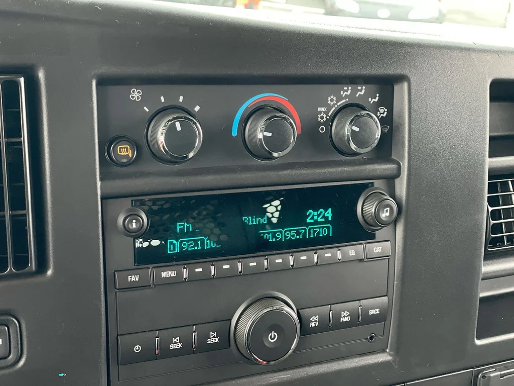 Used 2025 Summit White GMC 2500 image 13
