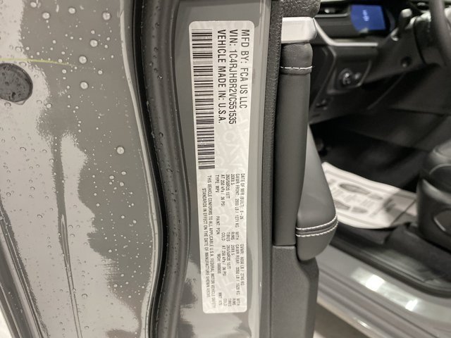 New 2027 Sting-Gray Clear-Coat Paint Jeep Limited Reserve image 32