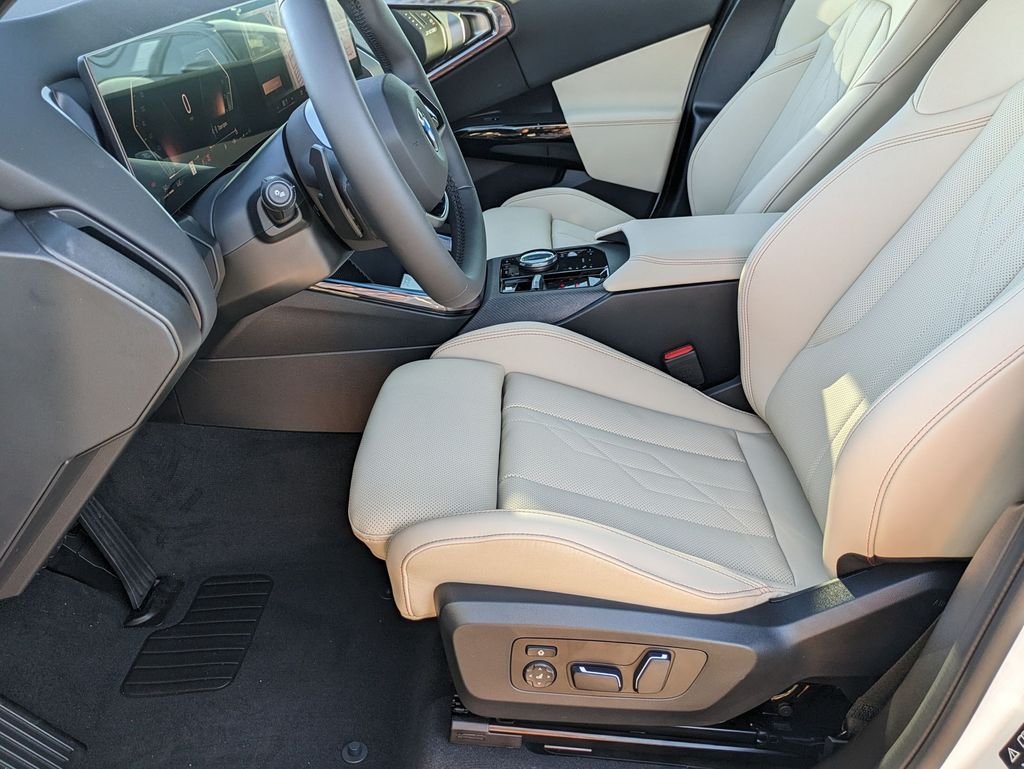 2026 BMW X3 30 - Photo 12
