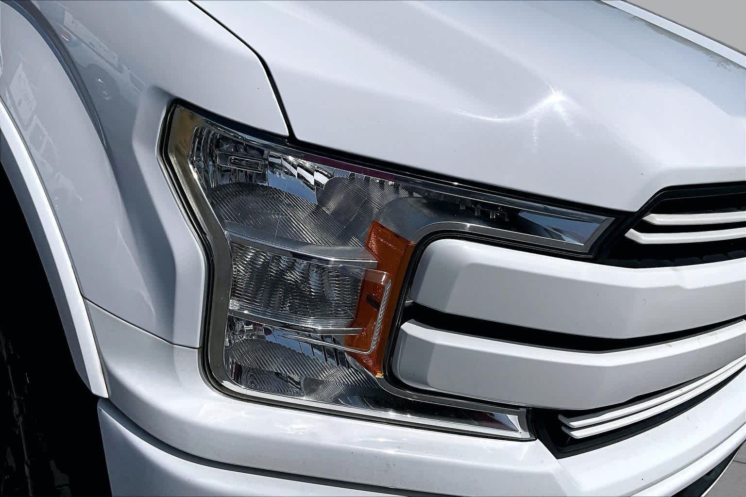 Used 2018 Oxford White Ford LARIAT image 26