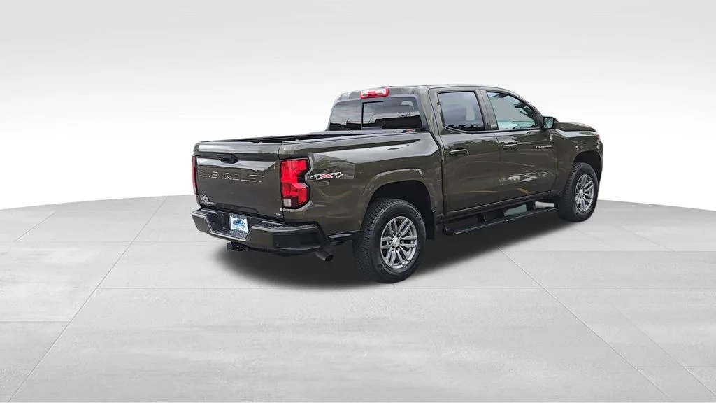 Used 2024 Brown Chevrolet LT image 8
