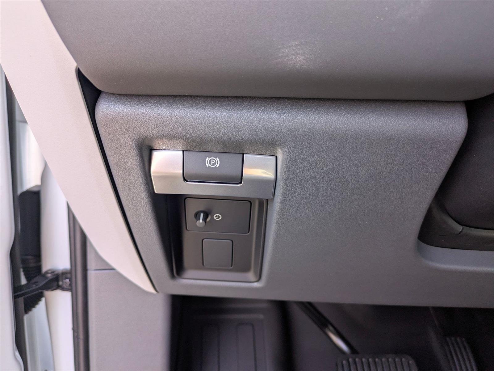 New 2026 Fuji White Land Rover S image 16