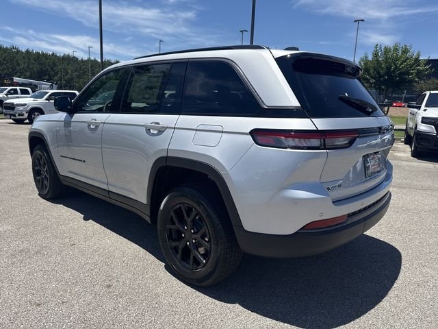 New 2026 Silver Jeep Laredo Altitude image 5
