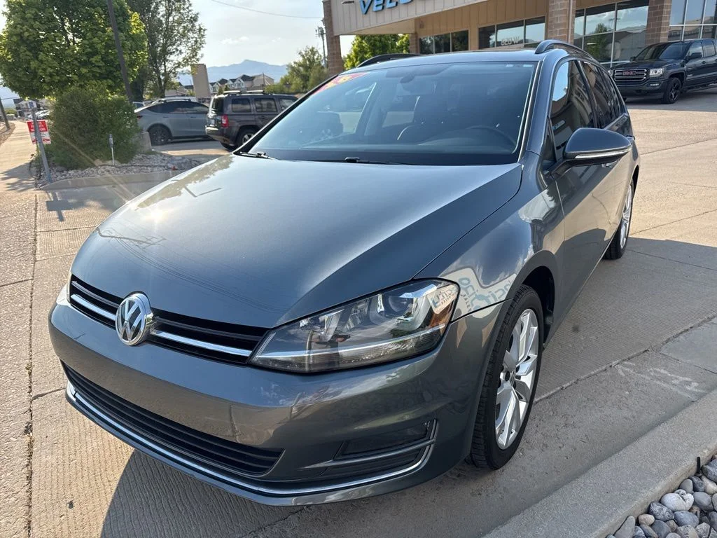 Used 2016 Gray Volkswagen SE image 3