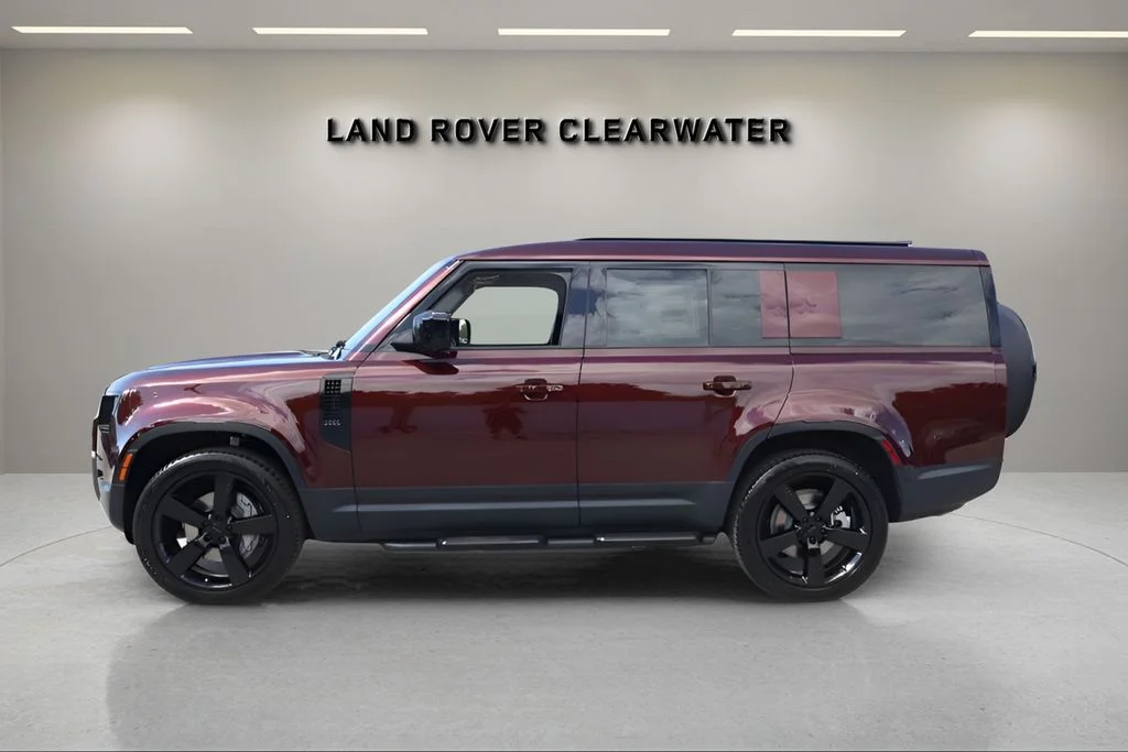 New 2026 Sedona Red Land Rover S image 2