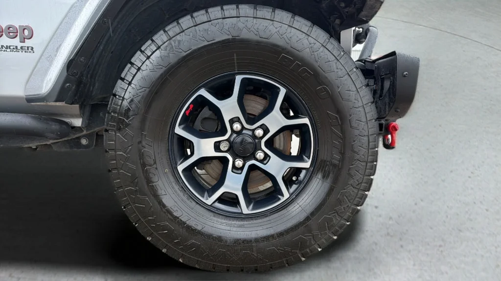 Used 2019 Billet Silver Jeep Unlimited Rubicon image 24