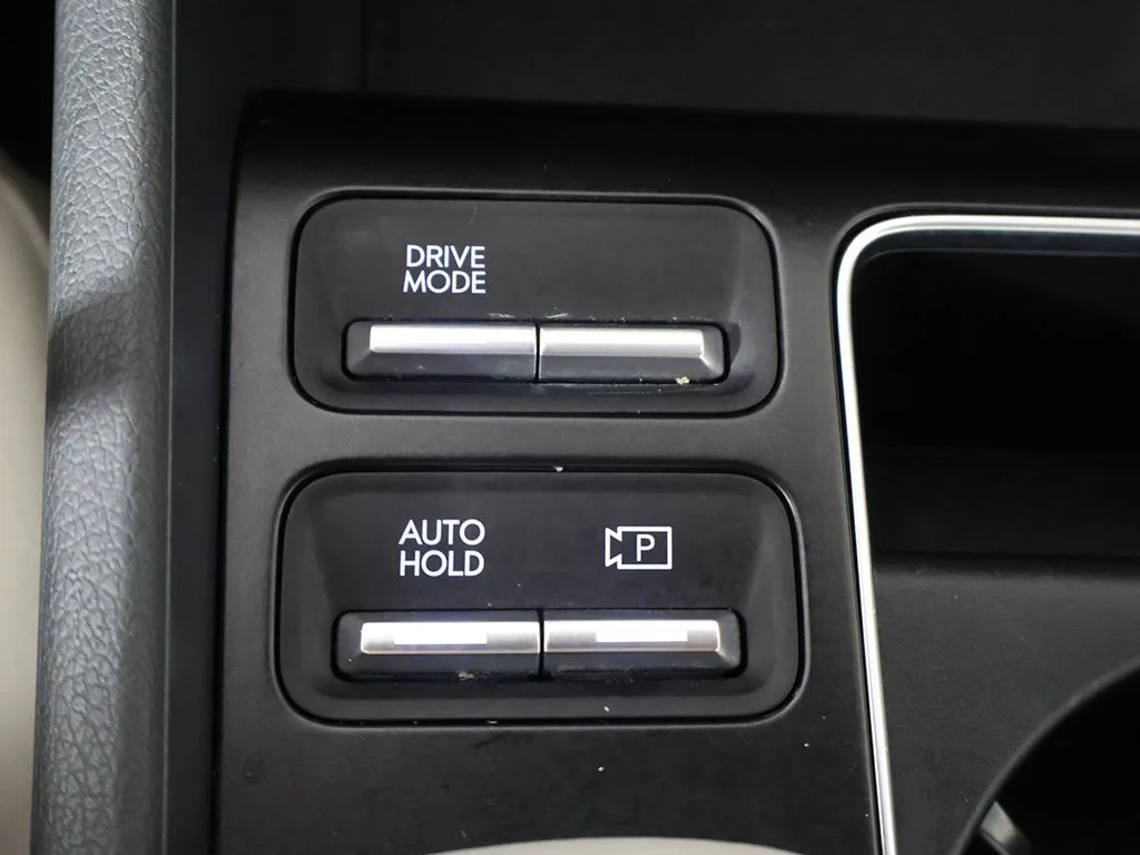 Used 2025 Red Hyundai SEL image 45