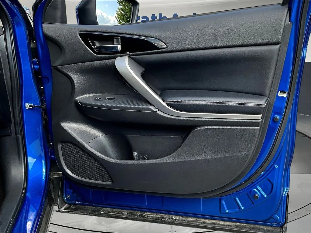Used 2024 Blue Mitsubishi SE image 31