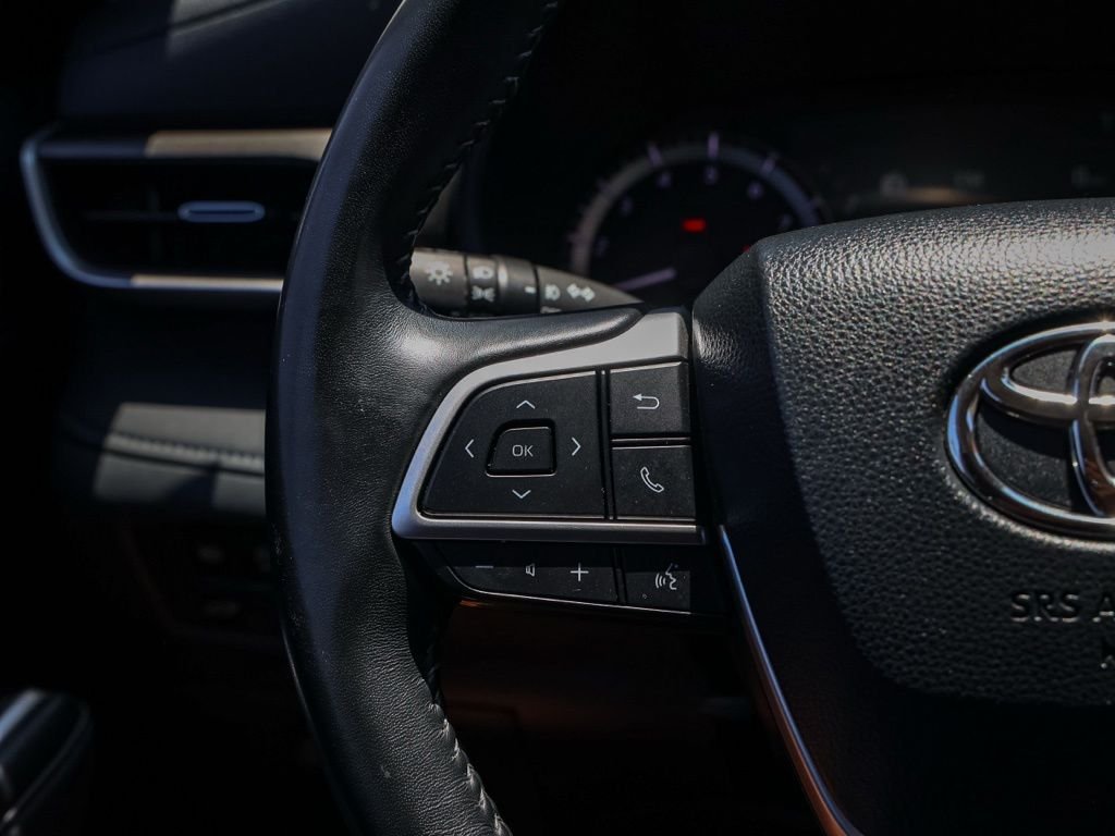2024 Toyota Highlander LE - Photo 24