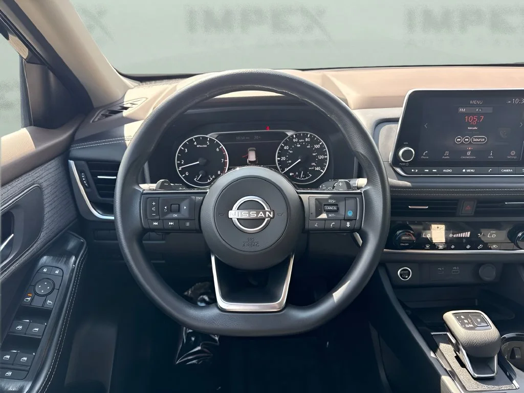 Used 2023  Nissan SV image 14