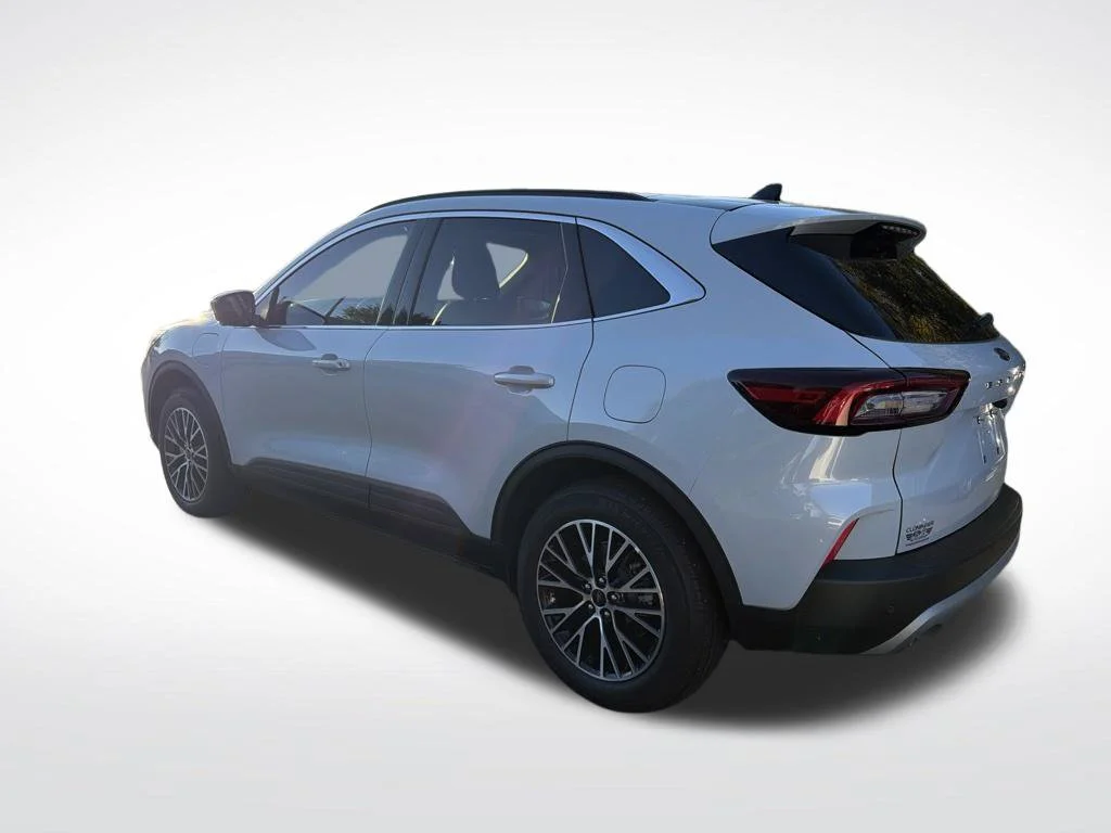 Used 2025 Silver Metallic Ford Base image 8