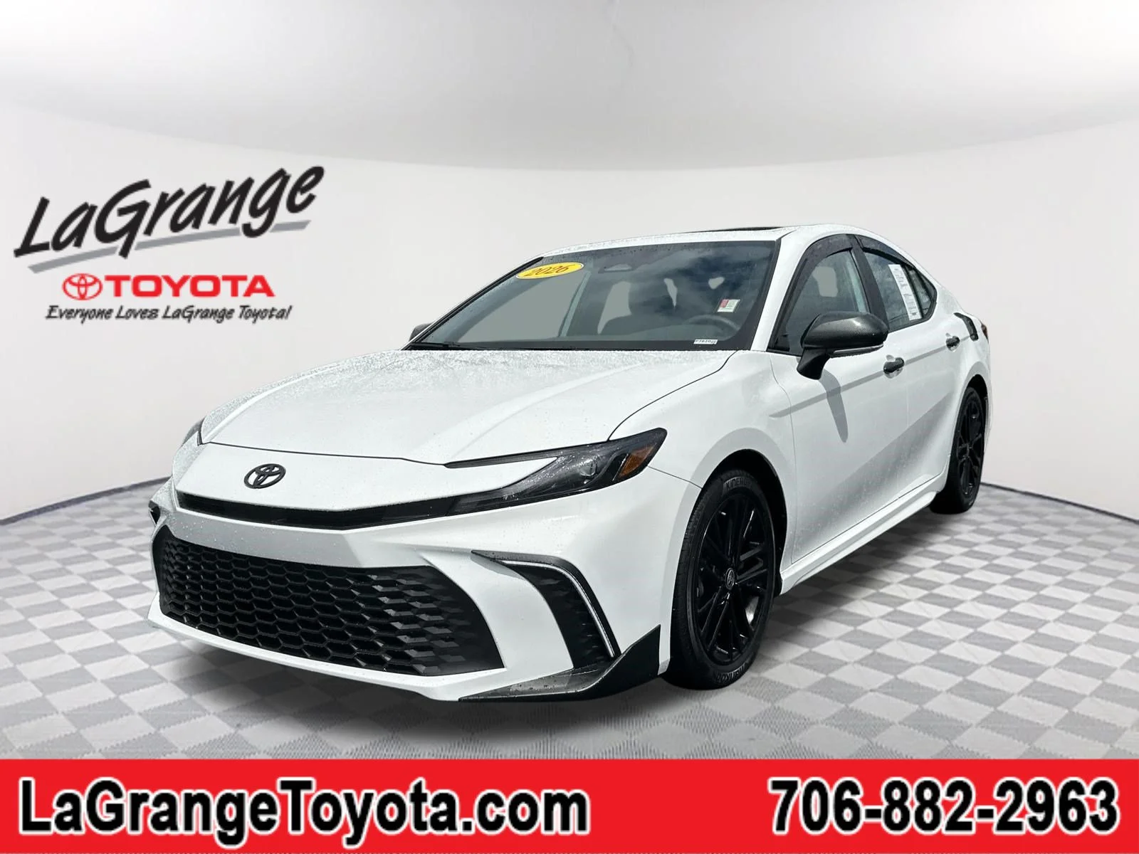 Used 2026 Ice Cap Toyota SE image 1