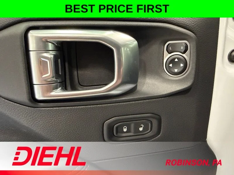 New 2026 Bright White Clear-Coat Exterior Paint Jeep Rubicon image 22